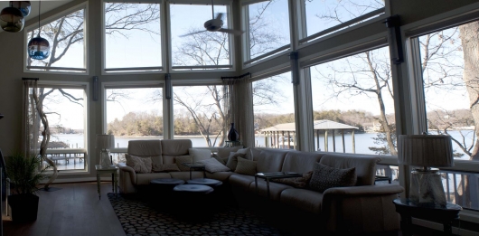 Click to magnify/shrink media room